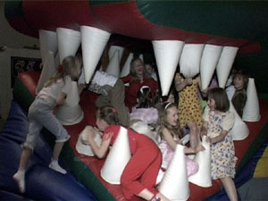 Ученики 1«А» класса школы №21 вместе со своим классным…