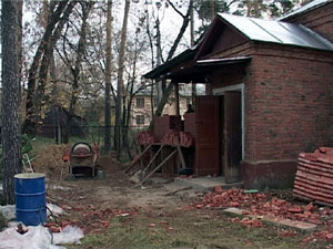Здание бывшего детского сада «Ягодка». Около месяца…
