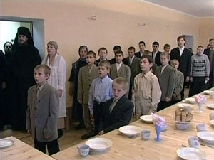 Воспитанники детского приюта при Савино-Сторожевском…