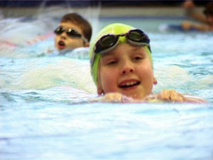 Юные пловцы из раменской секции спортивного плавания…