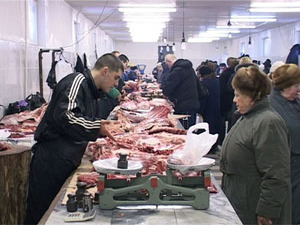 Каждый день, как только на Раменском рынке появляются…