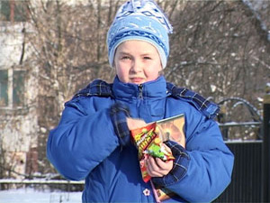 Есть в морозном январе день, окрашенный радостным и…