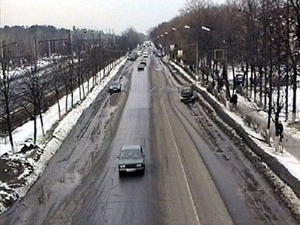 Асфальтовое покрытие большинства дорог за время зимы…