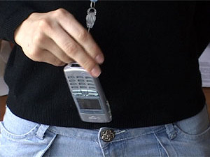 Большинство людей пользуются сотовыми телефонами. Вещь…