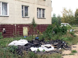 У дома №1 на улице Приборостроителей уже около двух…