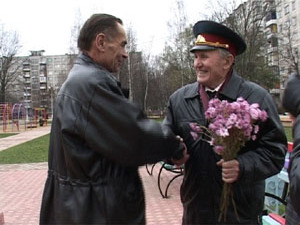 Герой нашего сюжет человек, который тридцать три года…