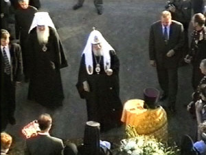 13 ноября в 9 часов утра к подворью Покровского женского…