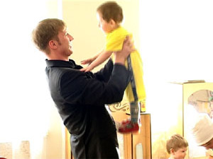 Одежду, детское питание и игрушки получили воспитанники…