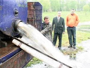 Около 700 килограммов карася и карпа, выращенных в…