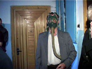 Должники по коммунальным платежам согласно закону могут…