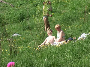 Первые по-настоящему жаркие майские дни всегда вызывают…