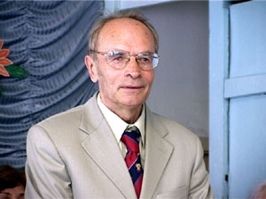 Директор Юровского дома-интерната Александр Яковлевич…