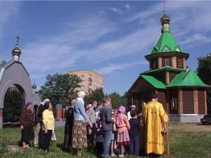 Открытие лагеря происходило на святом месте – у…