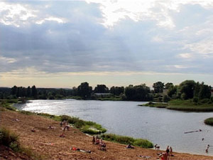 Купальный сезон давно открыт. Люди отправляются к…