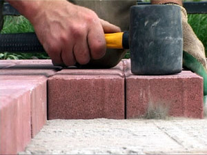 Несмотря на жаркую летнюю погоду благоустроительные…