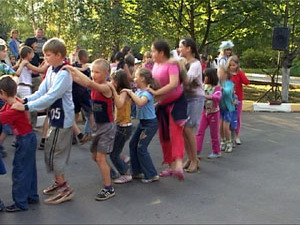 Праздник двора проходил на ул. Десантной 23 августа…