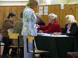 На избирательных участках двадцать три и двадцать четыре…