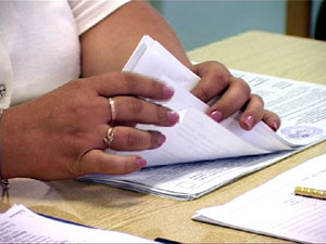 Ровно в восемь участок номер двадцать закрылся. Комиссия…