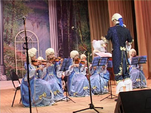 В КДЦ «Сатурн» отмечали двойной праздник: День работники…