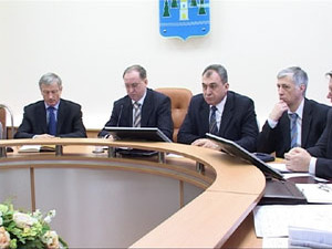 Начинать оперативное совещание с поздравлений — это…