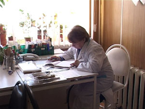 Зарплата участковых врачей и медсестер теперь будет…