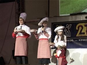 Воспоминания о первой встрече живут  в памяти каждой…