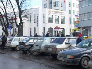 Где припарковать свою машину? Этим вопросам задаются…