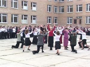 С самого утра в 21 школе  царит праздничная атмосфера…