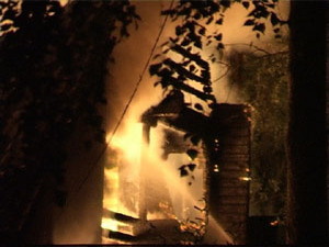 13 июля в 11 часов вечера загорелся жилой дом.