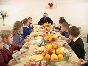 В Подмосковье проводятся праздники для детей из…