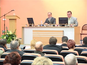 Несколько месяцев Комитет по финансам готовил проект…