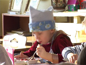 Сегодня наша съемочная группа обедала в детском садике…