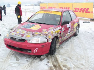 На трибунах – самые преданные почитатели автоспорта…