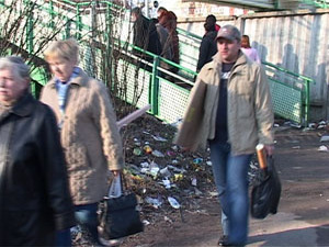 Городские службы приступили к уборке города.Город…