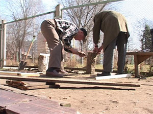 Время на пенсии можно коротать по — разному. Николай…