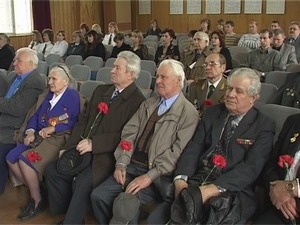 Несколько участников ВОВ принимают сегодня поздравления…