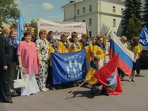 Сегодня, возле здания администрации собрались молодые…