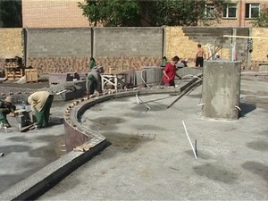 Ко дню города на площади возле 21 школы должны…