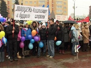 Сегодня на улицах города можно было увидеть тысячи…