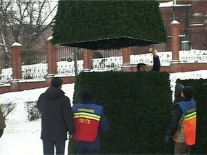 С началом первого зимнего месяца город начал готовится к…