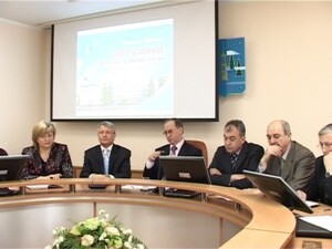 Расчистка дорог от снега и подготовка к фестивалю…