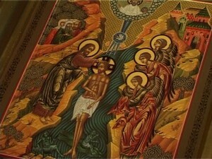 В Крещенский сочельник горожане пришли  в Свято-Троицкий…