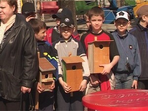 Несколько дней назад все ученикам школ района дали…