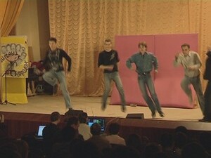 Уже не впервые  так свой досуг проводит молодежь…