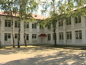 В районе продолжаются объезды учреждений образования, в…