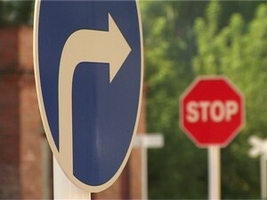 На территории  раменского “Центра Творчества” уже месяц…