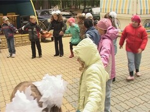 Торжественные школьные линейки почти одновременно…