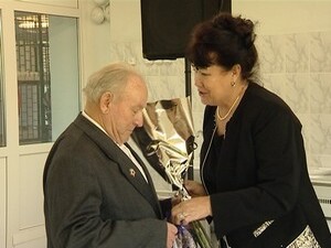 Чествовать людей пенсионного возраста — очень хорошая и…