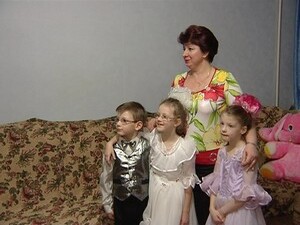 В семье Горячевых воспитывается трое детей. 25 декабря…