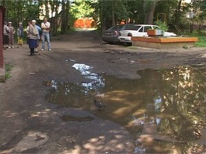 На протяжении нескольких лет двор дома №34 по улице…